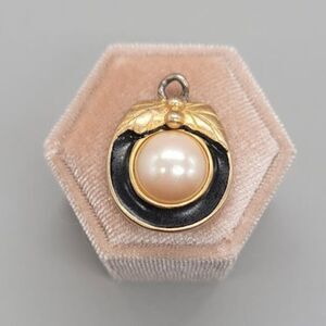 GIVENCHY Vintage Pendant